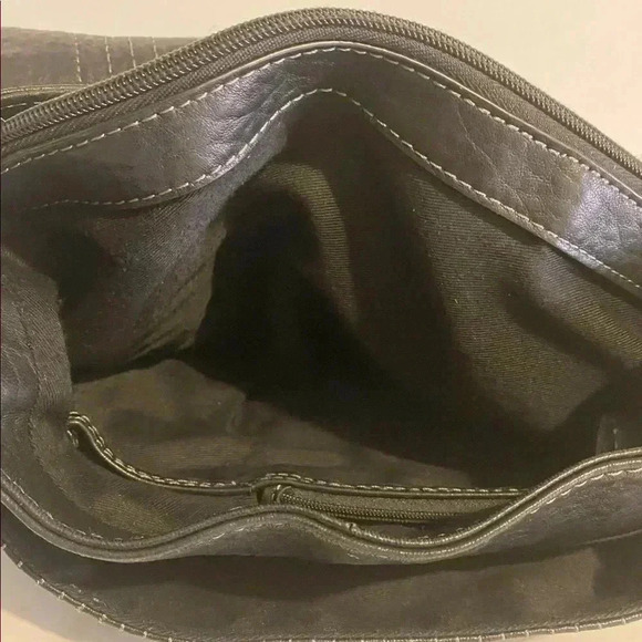 Vince Camuto Black pebbled leather shoulder bag - Picture 12 of 16